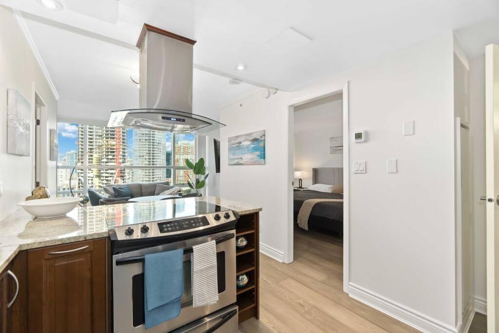 2Br Condo With Breathtaking View In Downtown! Free Parking - 6 Sleep Ванкувър Екстериор снимка